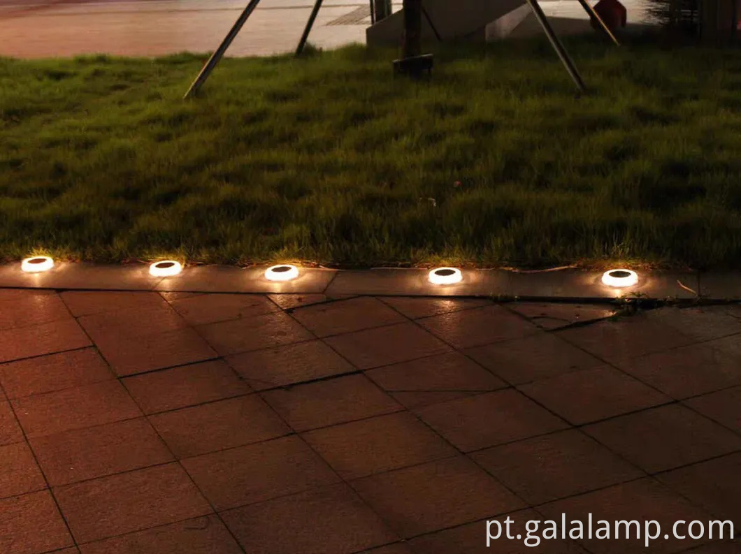 Luzes solares LED ecológicas para espaços ao ar livre